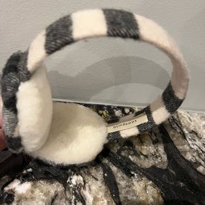 😎❄️Burberry Ear muffs
